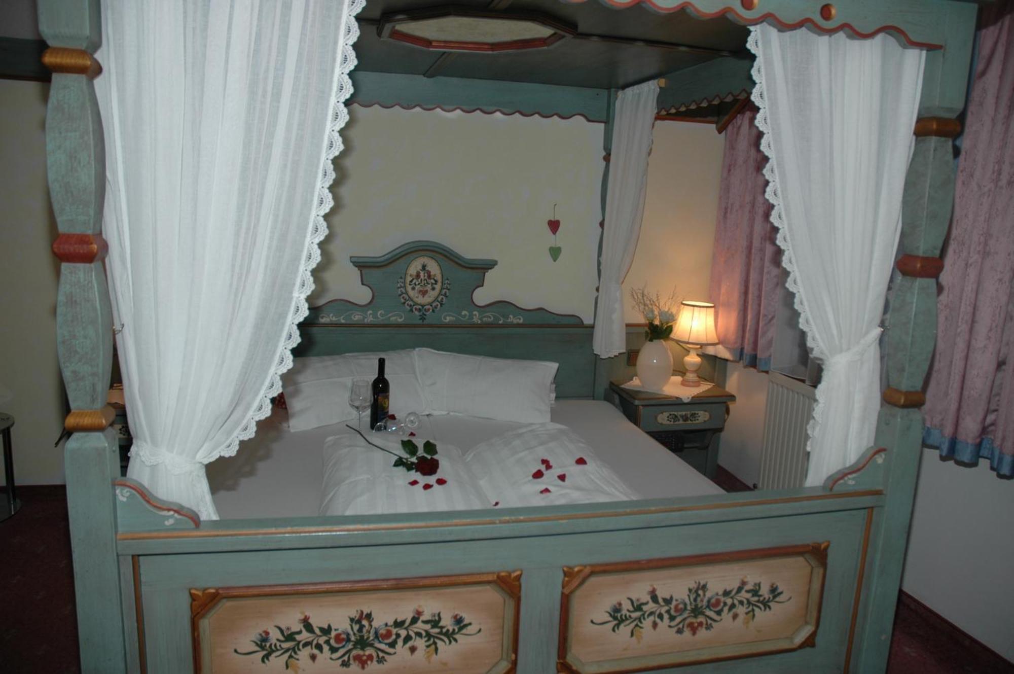 Hotel Gasthaus Schwarzenstein Гинцлинг Экстерьер фото